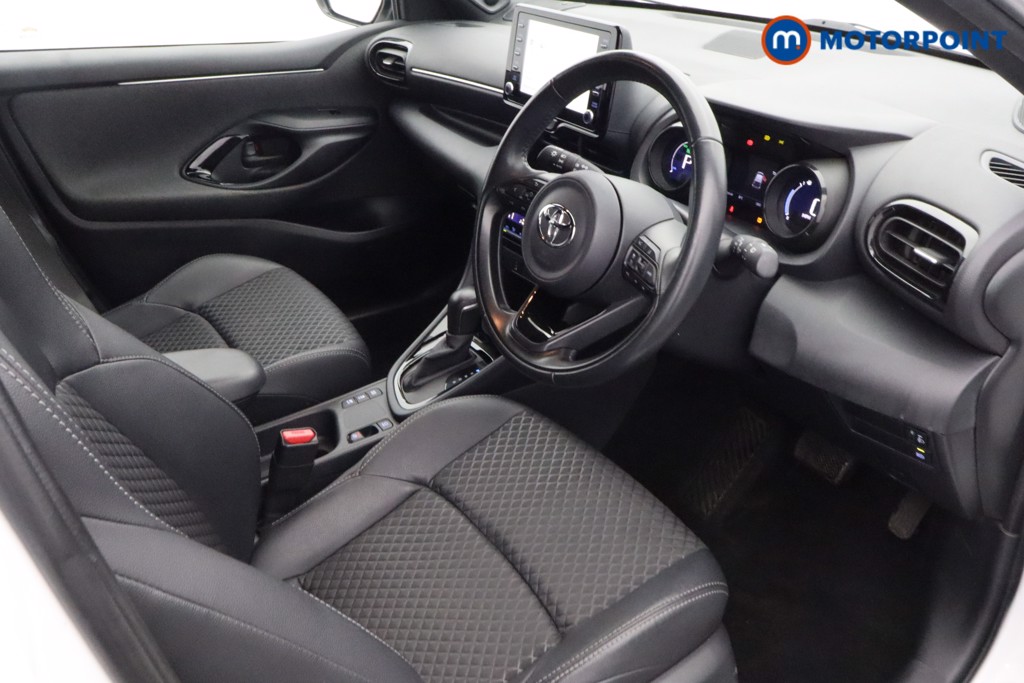 Toyota Yaris Dynamic Automatic Petrol-Electric Hybrid Hatchback - Stock Number (1611602) - 12th supplementary image