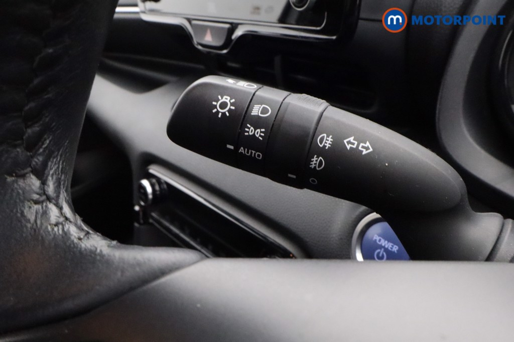 Toyota Yaris Dynamic Automatic Petrol-Electric Hybrid Hatchback - Stock Number (1611602) - 15th supplementary image