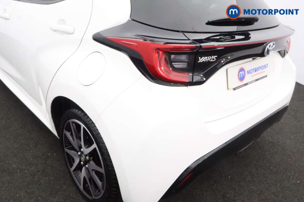 Toyota Yaris Dynamic Automatic Petrol-Electric Hybrid Hatchback - Stock Number (1611602) - 33rd supplementary image