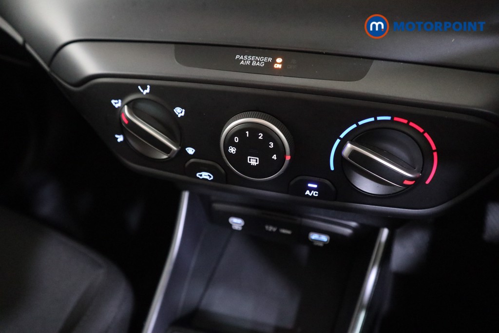 Hyundai I20 Advance Manual Petrol Hatchback - Stock Number (1611855) - 7th supplementary image