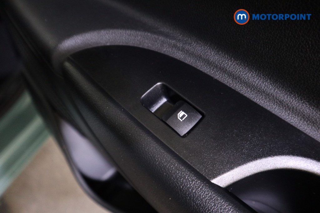 Hyundai I20 Advance Manual Petrol Hatchback - Stock Number (1611855) - 16th supplementary image