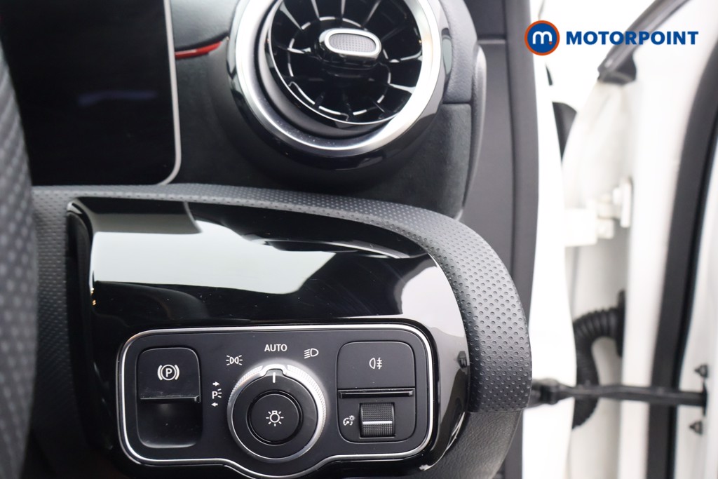 Mercedes-Benz A Class Amg Line Manual Petrol Hatchback - Stock Number (1611878) - 6th supplementary image