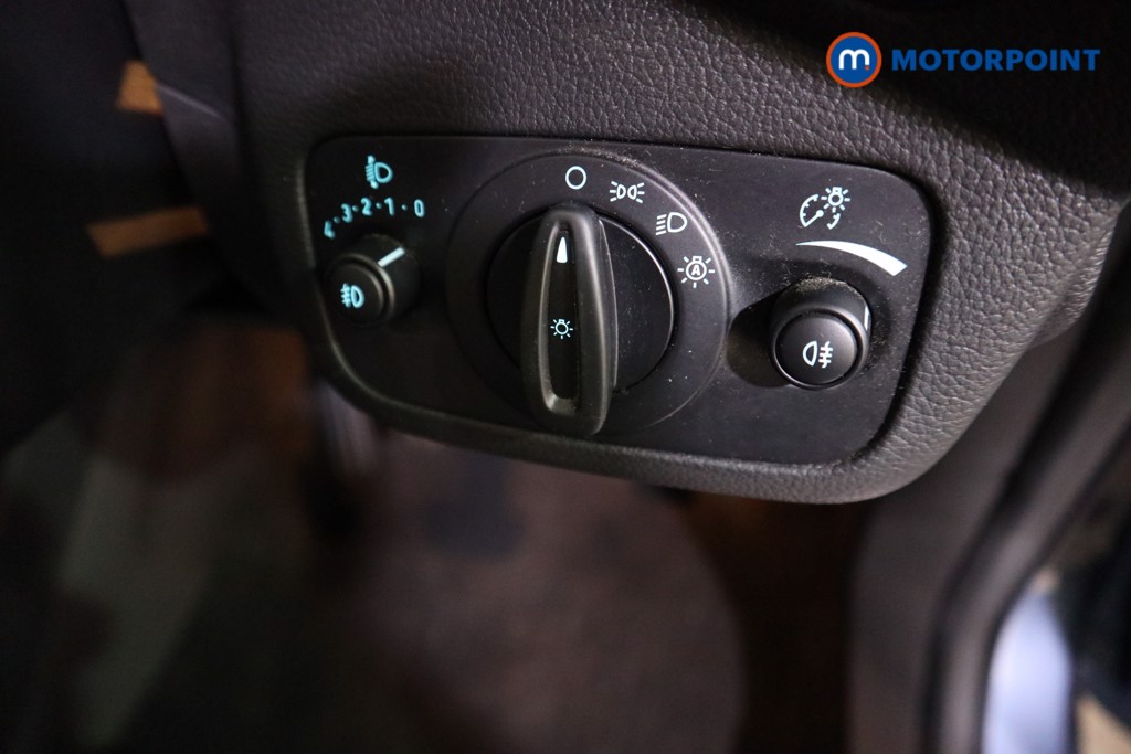 Ford Kuga St-Line X Manual Petrol SUV - Stock Number (1612203) - 12th supplementary image