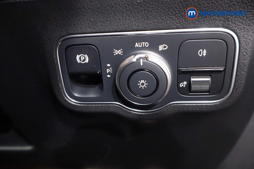 Mercedes-Benz GLA Exclusive Edition Automatic Petrol Plug-In Hybrid SUV - Stock Number (1612673) - 17th supplementary image