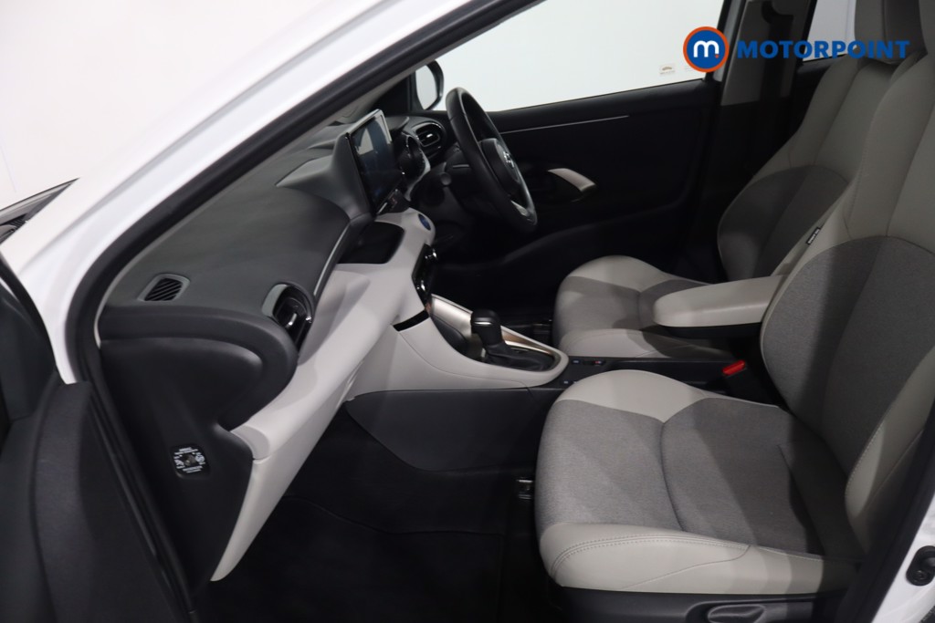 Toyota Yaris Excel Automatic Petrol-Electric Hybrid Hatchback - Stock Number (1612679) - 4th supplementary image