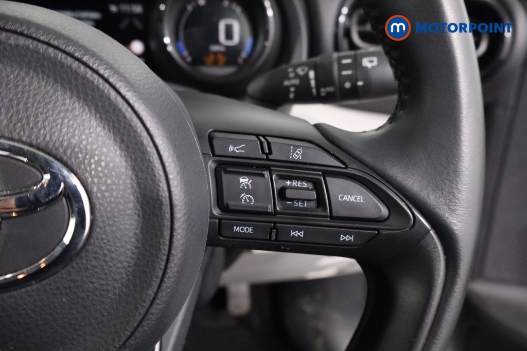 Toyota Yaris Excel Automatic Petrol-Electric Hybrid Hatchback - Stock Number (1612679) - 8th supplementary image