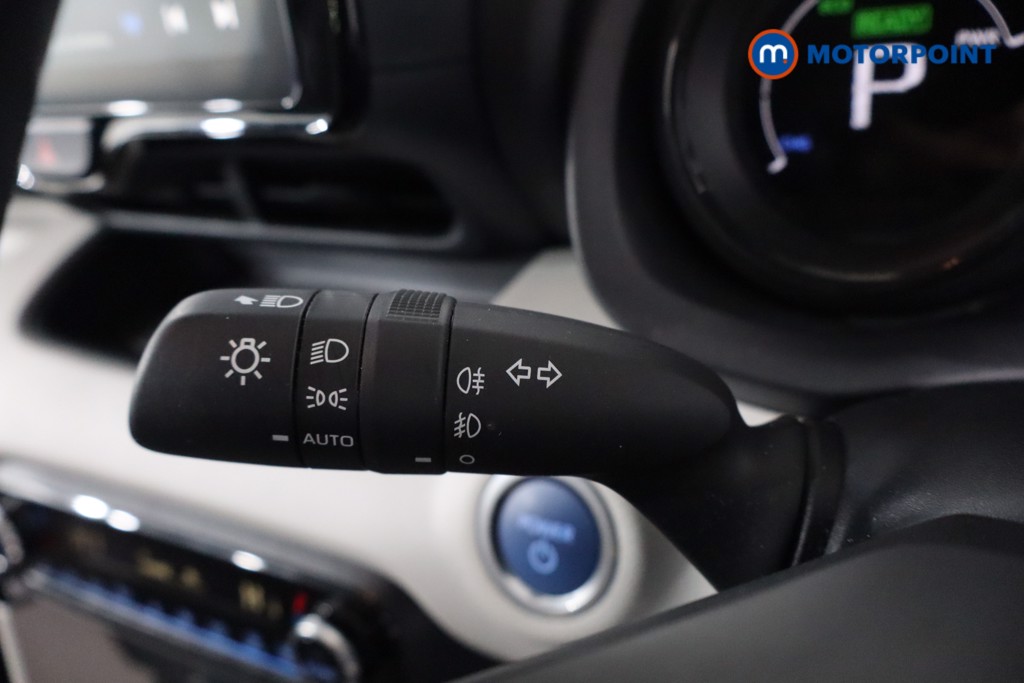 Toyota Yaris Excel Automatic Petrol-Electric Hybrid Hatchback - Stock Number (1612679) - 14th supplementary image