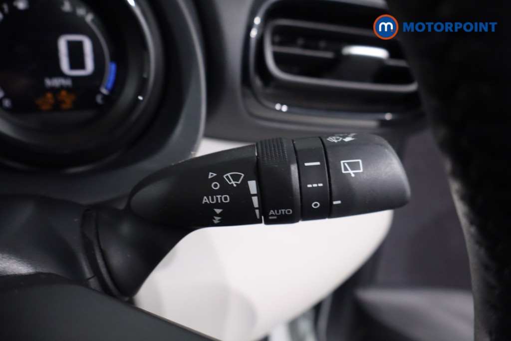 Toyota Yaris Excel Automatic Petrol-Electric Hybrid Hatchback - Stock Number (1612679) - 15th supplementary image