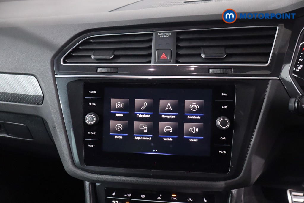 Volkswagen Tiguan R-Line Automatic Petrol SUV - Stock Number (1612991) - 17th supplementary image