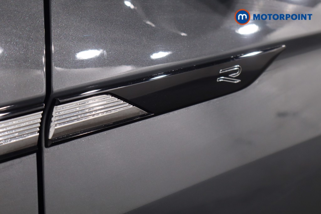 Volkswagen Tiguan R-Line Automatic Petrol SUV - Stock Number (1612991) - 37th supplementary image