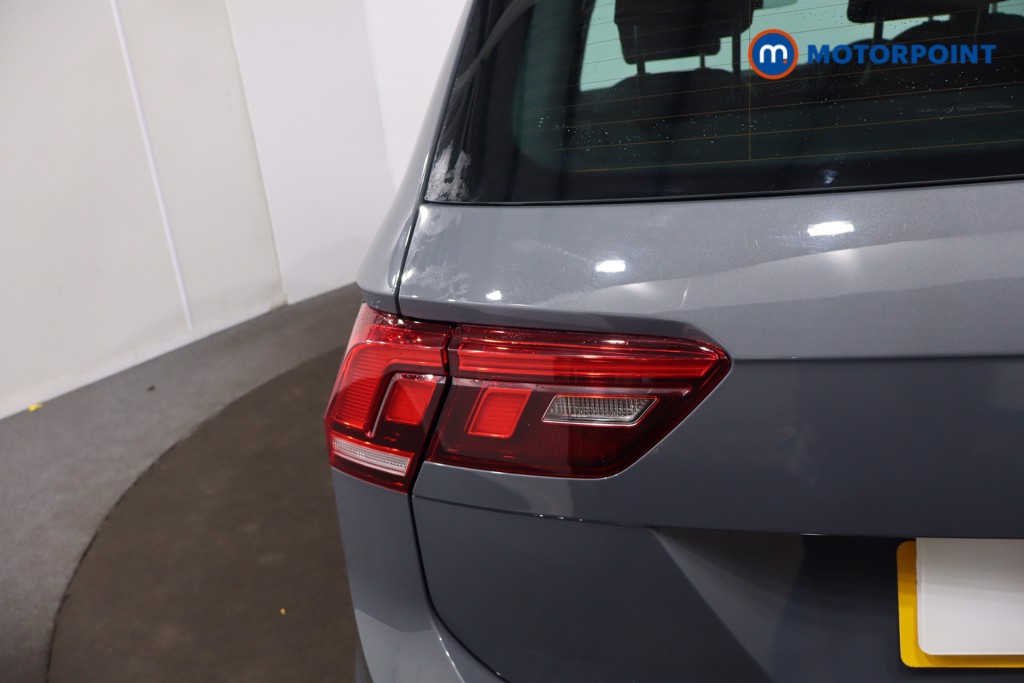 Volkswagen Tiguan R-Line Automatic Petrol SUV - Stock Number (1612991) - 40th supplementary image