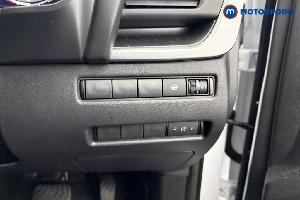 Nissan Qashqai N-Connecta Automatic Petrol-Electric Hybrid SUV - Stock Number (1613433) - 14th supplementary image