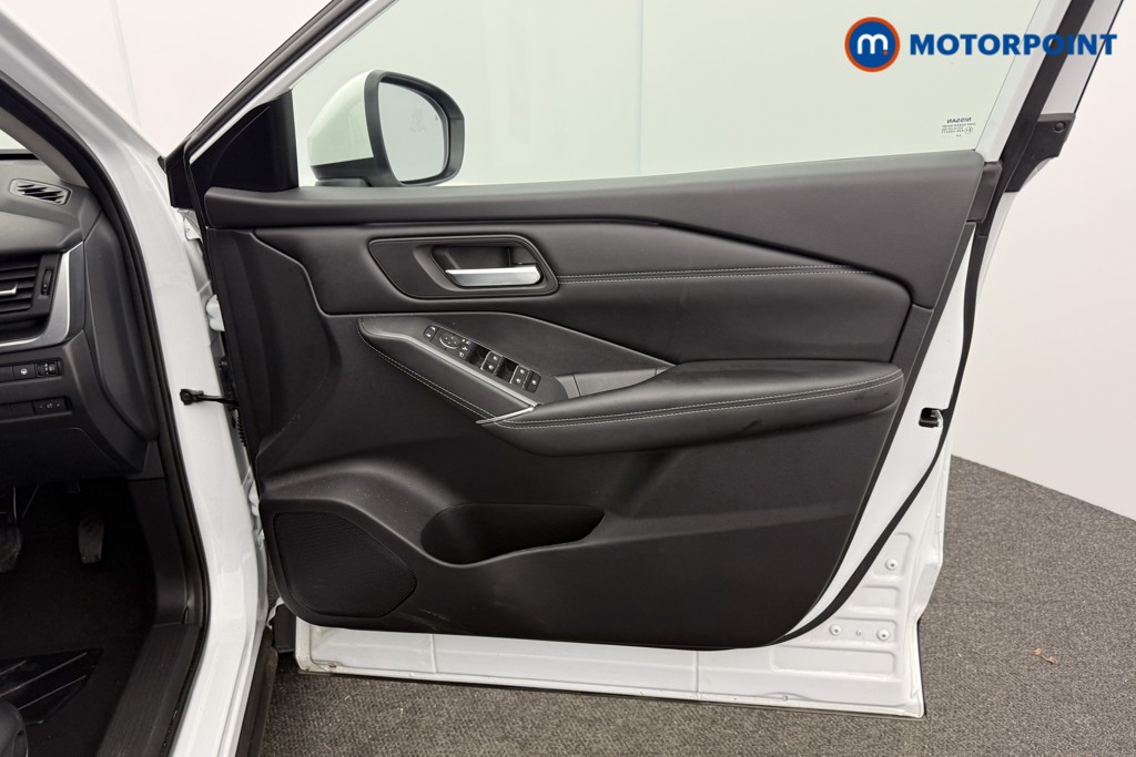 Nissan Qashqai N-Connecta Automatic Petrol-Electric Hybrid SUV - Stock Number (1613433) - 16th supplementary image