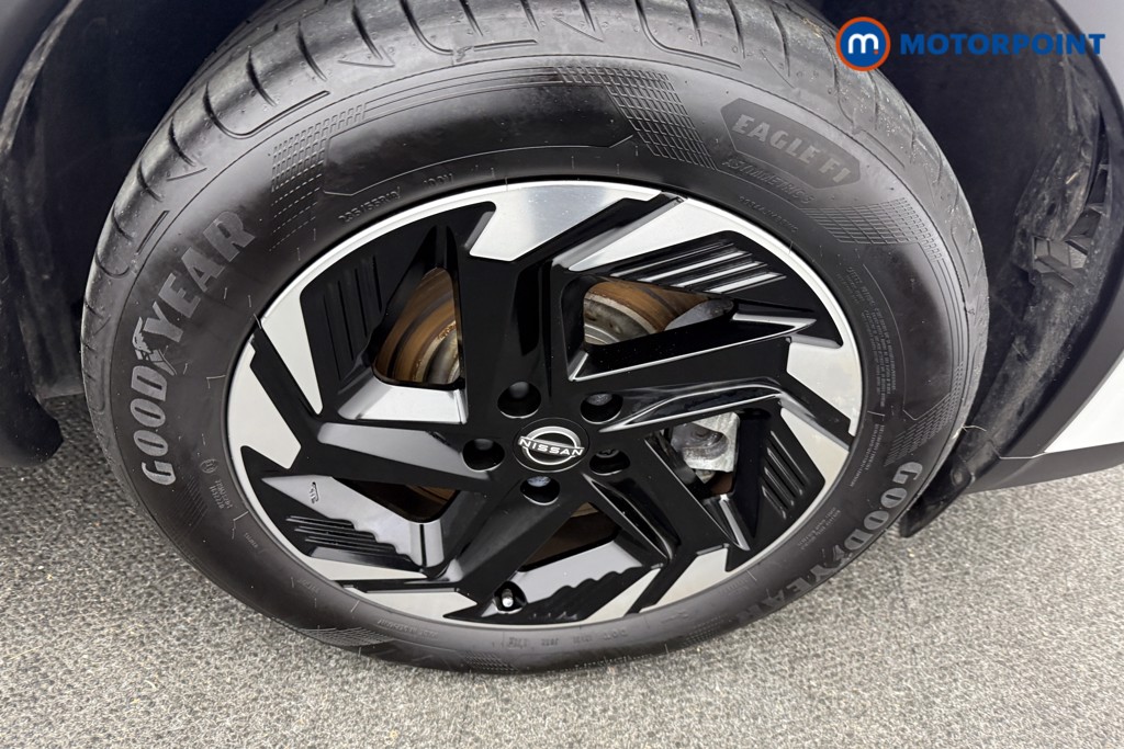 Nissan Qashqai N-Connecta Automatic Petrol-Electric Hybrid SUV - Stock Number (1613433) - 32nd supplementary image