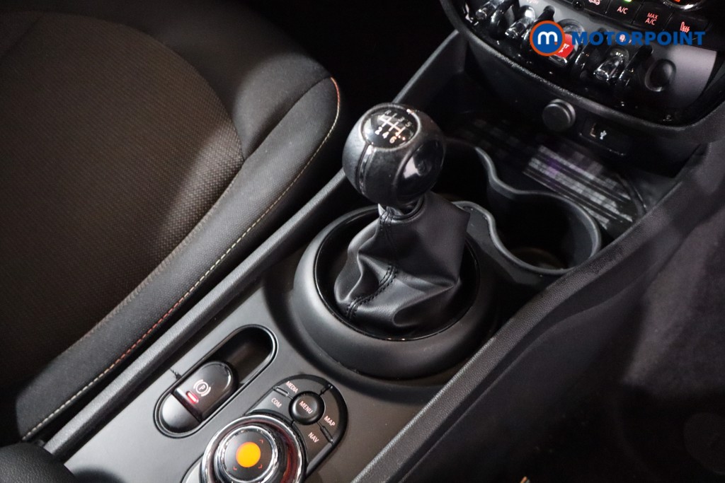 Mini Clubman Cooper Classic Manual Petrol Estate - Stock Number (1598221) - 17th supplementary image