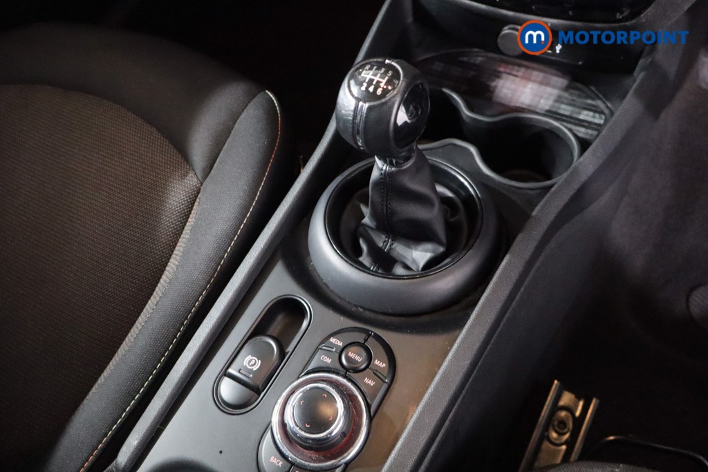 Mini Clubman Cooper Classic Manual Petrol Estate - Stock Number (1599434) - 19th supplementary image