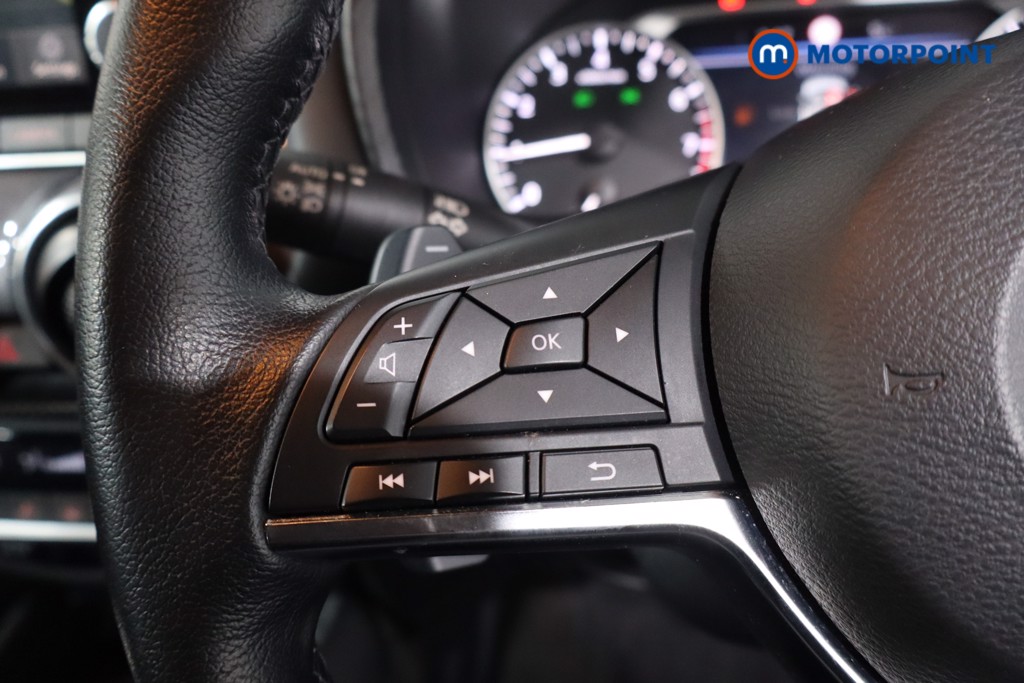 Nissan Juke N-Connecta Automatic Petrol SUV - Stock Number (1607871) - 7th supplementary image