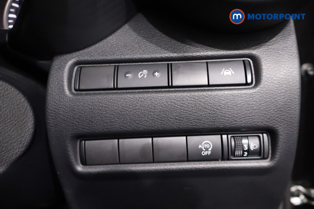 Nissan Juke N-Connecta Automatic Petrol SUV - Stock Number (1607871) - 16th supplementary image