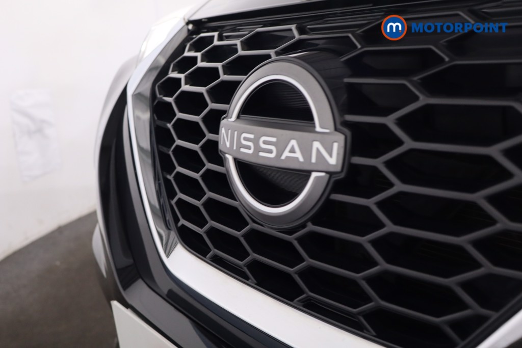 Nissan Juke N-Connecta Automatic Petrol SUV - Stock Number (1607871) - 26th supplementary image