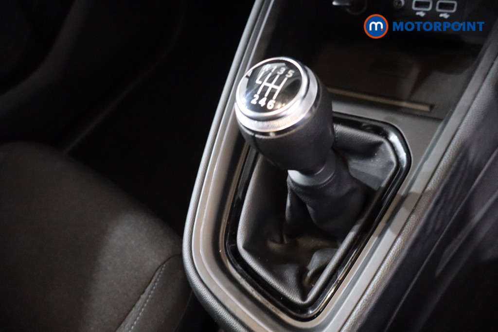 Renault Clio Iconic Edition Manual Petrol Hatchback - Stock Number (1611524) - 16th supplementary image