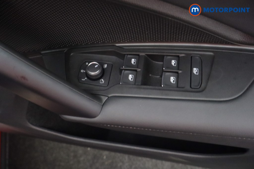 Volkswagen Tiguan R-Line Automatic Petrol SUV - Stock Number (1613344) - 14th supplementary image