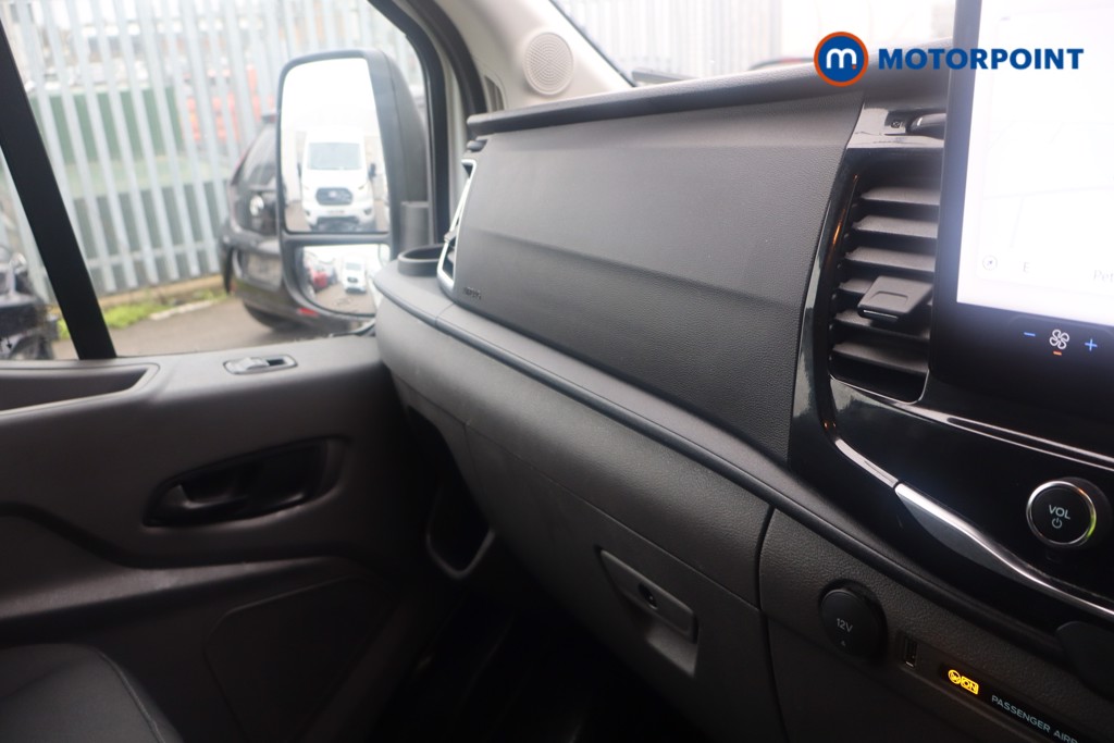 Ford Transit Limited Automatic Diesel Medium Roof Van - Stock Number (1608657) - 5th supplementary image