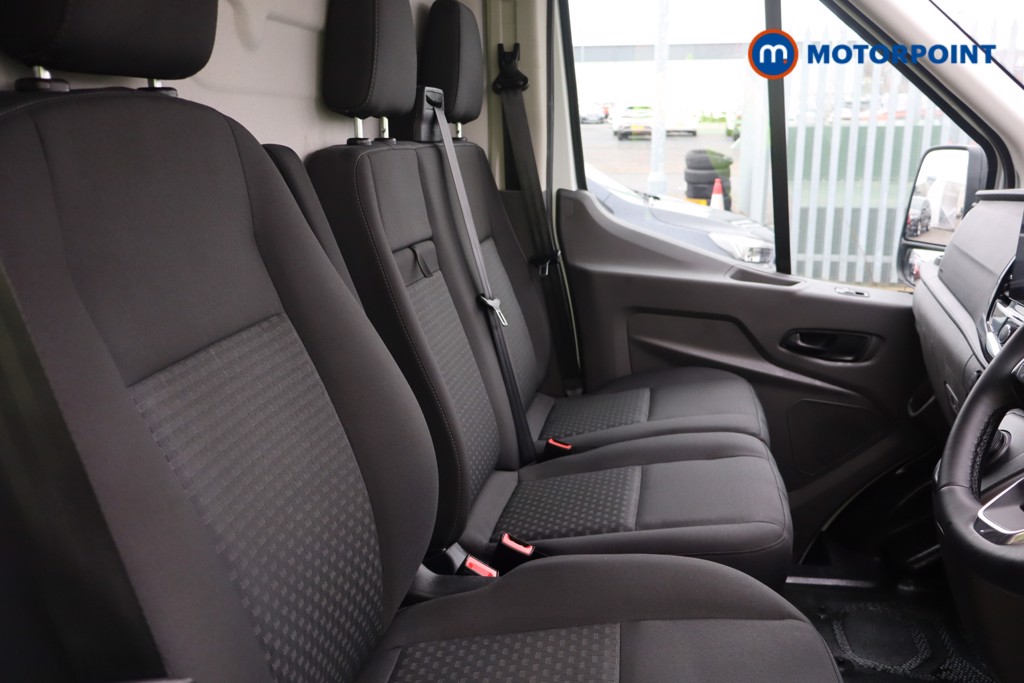Ford Transit Limited Automatic Diesel Medium Roof Van - Stock Number (1608657) - 9th supplementary image