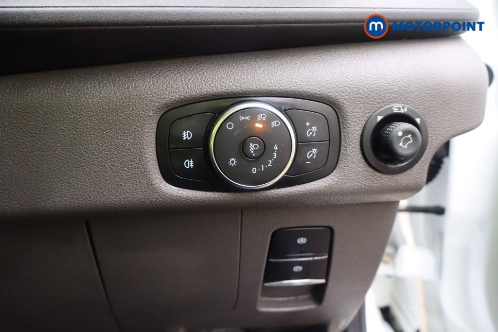 Ford Transit Limited Automatic Diesel Medium Roof Van - Stock Number (1608657) - 12th supplementary image