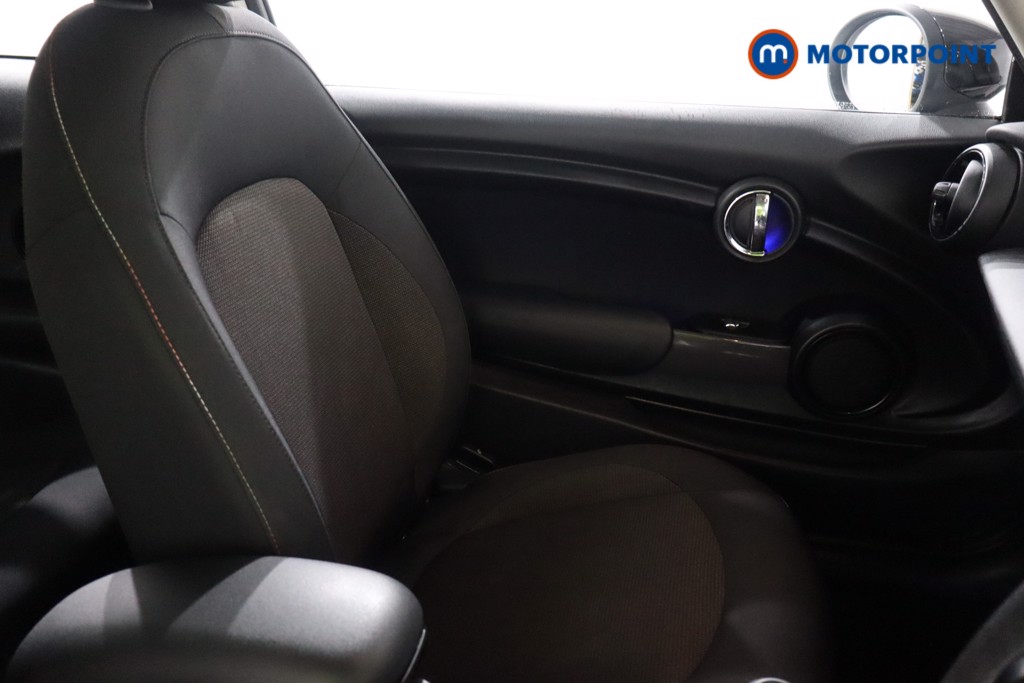 Mini Hatchback Cooper Classic Manual Petrol Hatchback - Stock Number (1611702) - 21st supplementary image