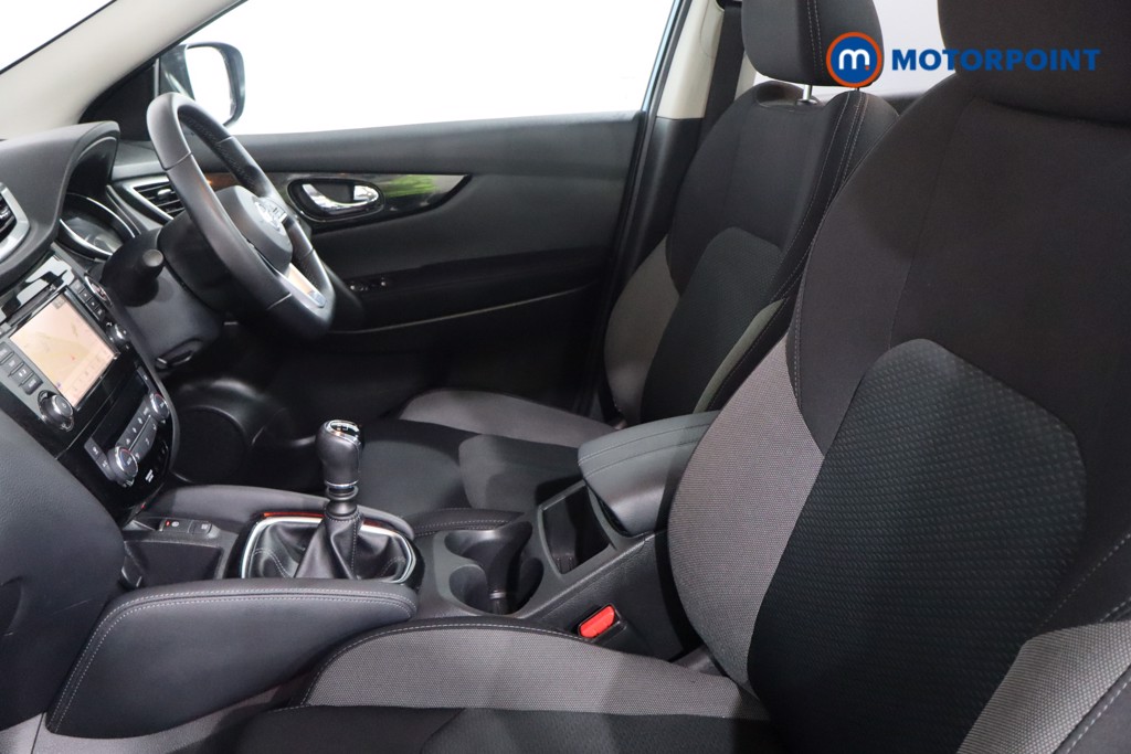 Nissan Qashqai N-Connecta Manual Petrol SUV - Stock Number (1612070) - 4th supplementary image