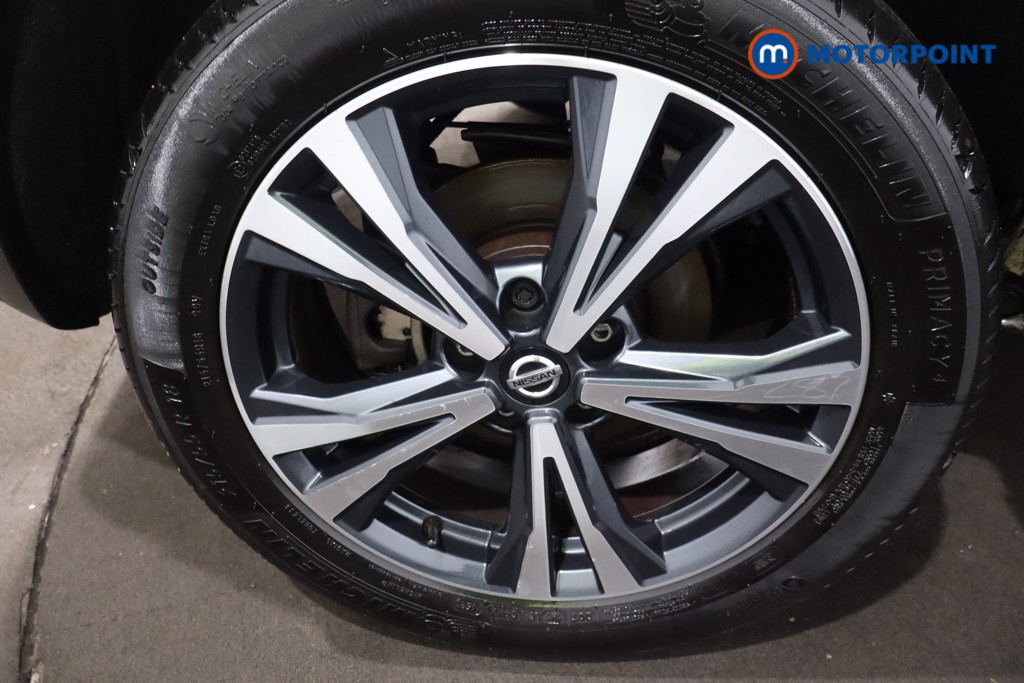 Nissan Qashqai N-Connecta Manual Petrol SUV - Stock Number (1612070) - 9th supplementary image
