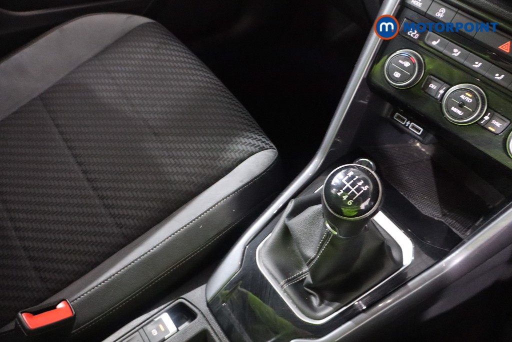 Volkswagen T-Roc R-Line Manual Petrol SUV - Stock Number (1613481) - 15th supplementary image