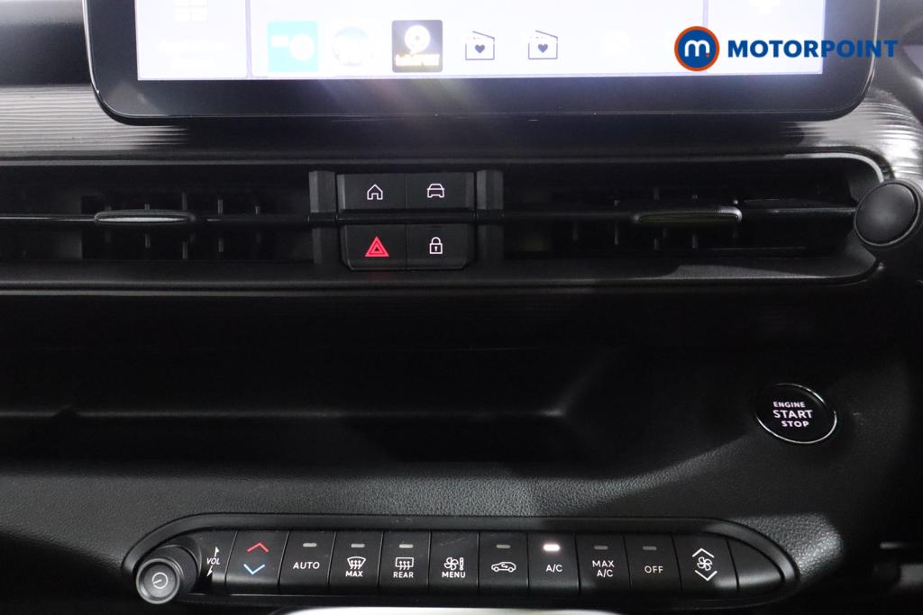 Jeep Avenger Altitude Manual Petrol SUV - Stock Number (1565165) - 3rd supplementary image