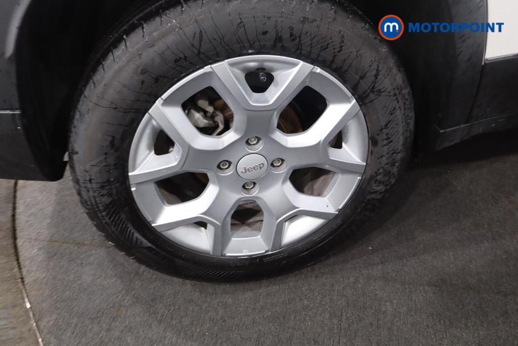 Jeep Avenger Altitude Manual Petrol SUV - Stock Number (1565165) - 21st supplementary image