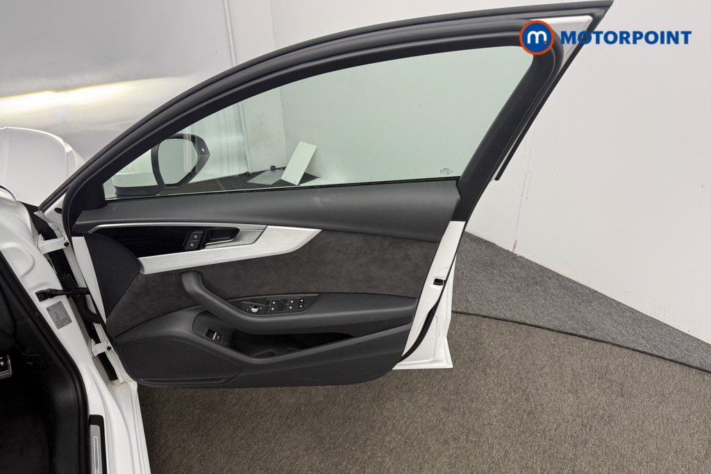 Audi A4 S Line Automatic Diesel Estate - Stock Number (1571944) - 21st supplementary image