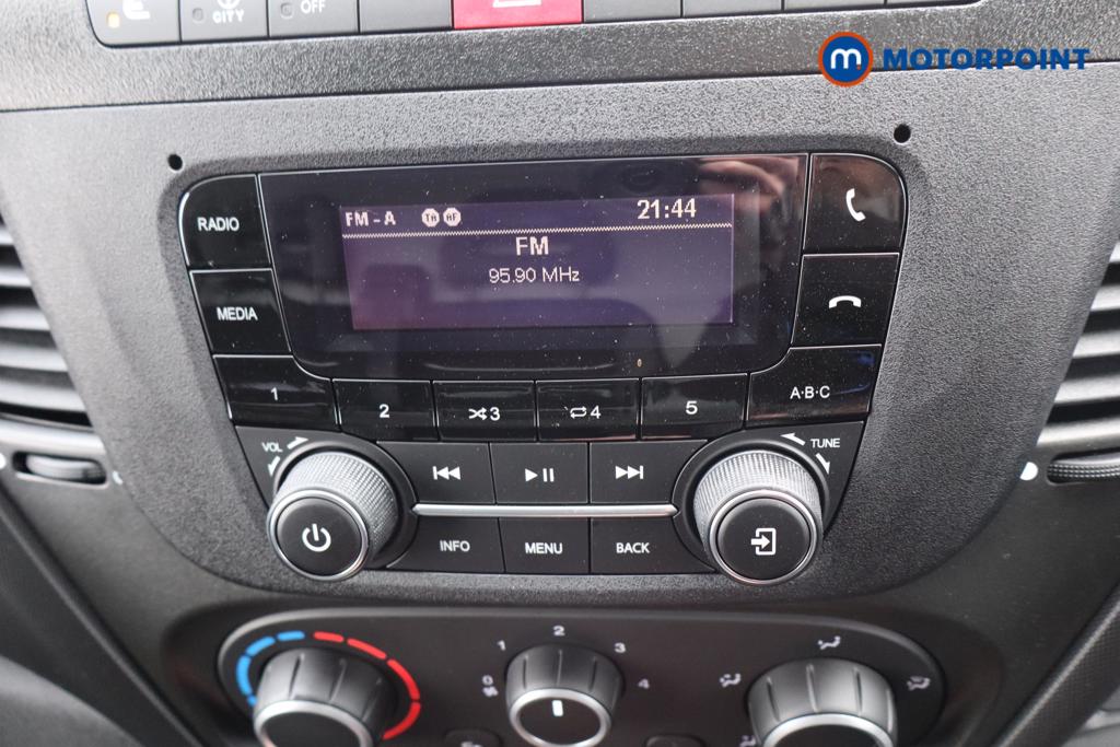 Iveco Daily Business Manual Diesel High Volume-High Roof Van - Stock Number (1597398) - 2nd supplementary image