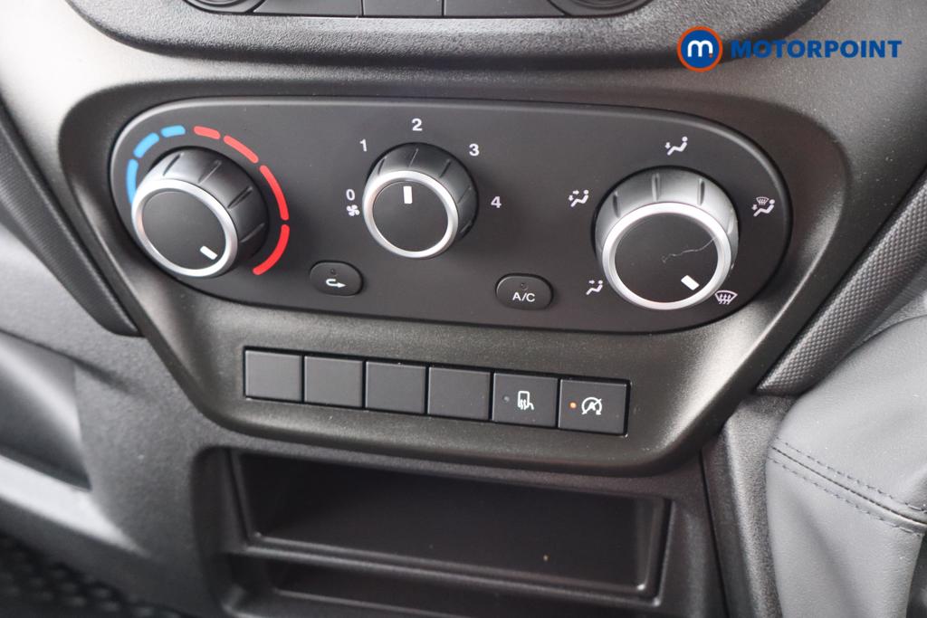 Iveco Daily Business Manual Diesel High Volume-High Roof Van - Stock Number (1597398) - 5th supplementary image