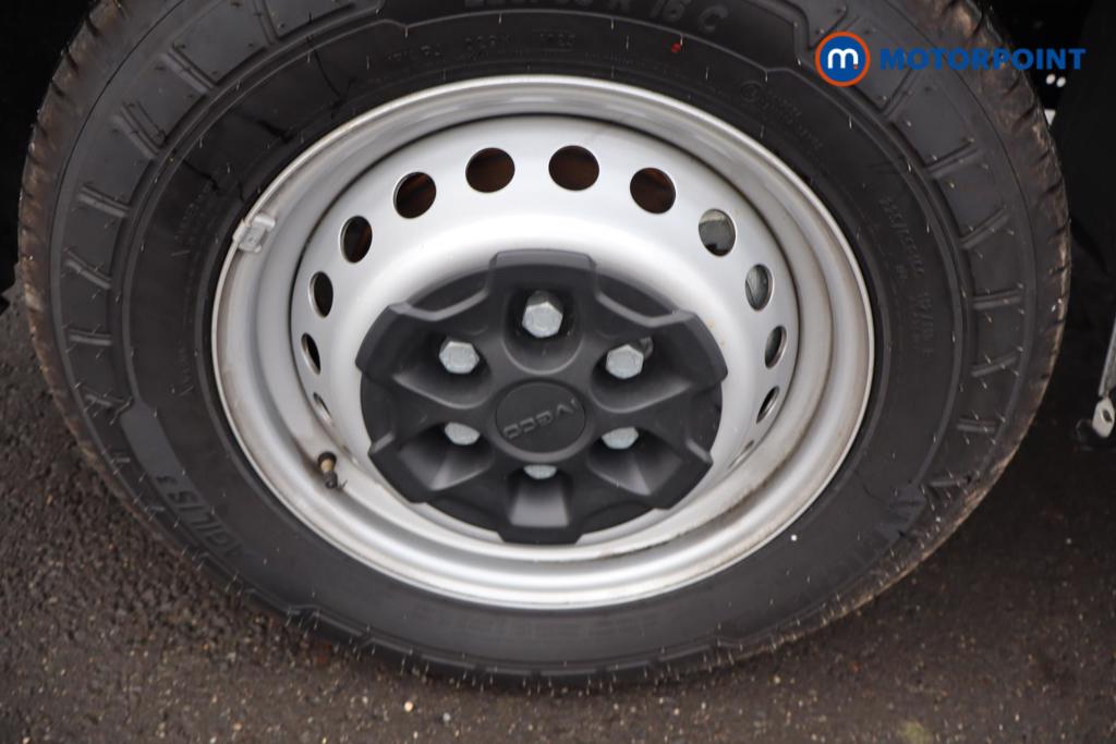 Iveco Daily Business Manual Diesel High Volume-High Roof Van - Stock Number (1597398) - 16th supplementary image