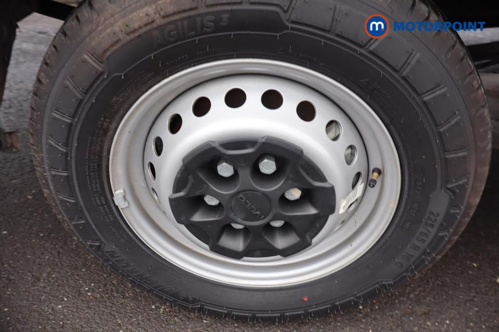 Iveco Daily Business Manual Diesel High Volume-High Roof Van - Stock Number (1597398) - 18th supplementary image