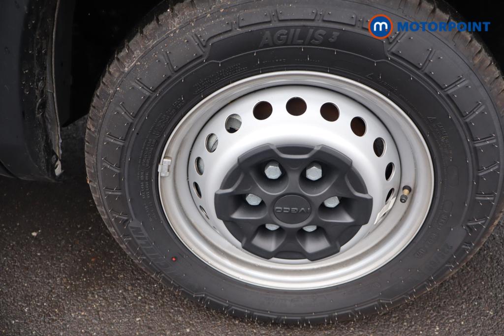 Iveco Daily Business Manual Diesel High Volume-High Roof Van - Stock Number (1597398) - 19th supplementary image