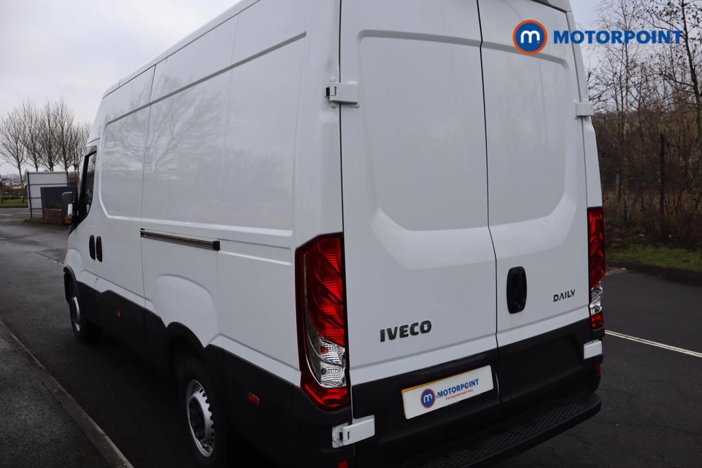 Iveco Daily Business Manual Diesel High Volume-High Roof Van - Stock Number (1597398) - Drivers side rear corner