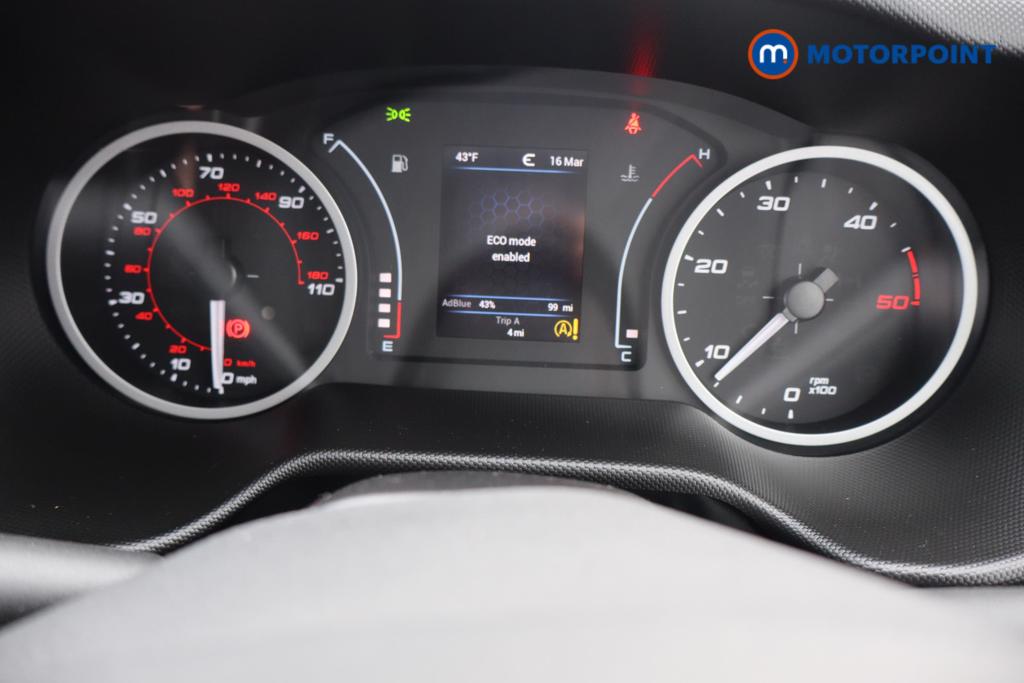 Iveco Daily Business Manual Diesel High Volume-High Roof Van - Stock Number (1597398) - 1st supplementary image