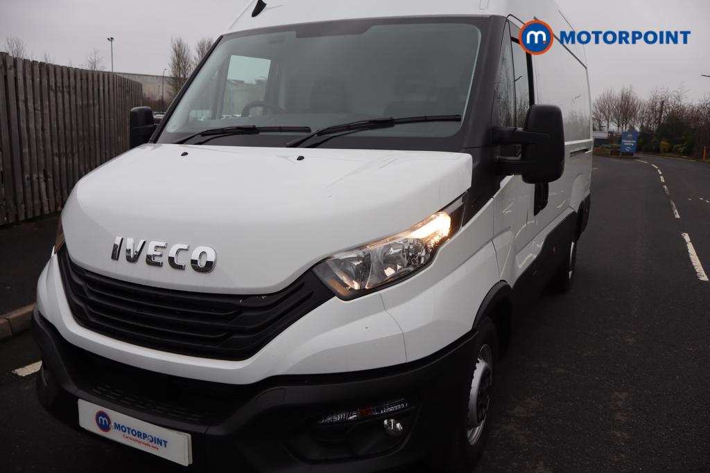 Iveco Daily Business Manual Diesel High Volume-High Roof Van - Stock Number (1597400) - Passenger side front corner