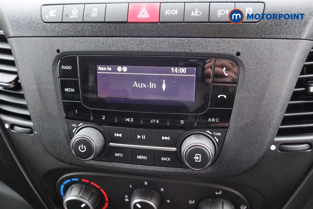 Iveco Daily Business Manual Diesel High Volume-High Roof Van - Stock Number (1597400) - 4th supplementary image