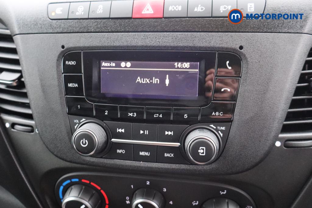 Iveco Daily Business Manual Diesel High Volume-High Roof Van - Stock Number (1597400) - 5th supplementary image