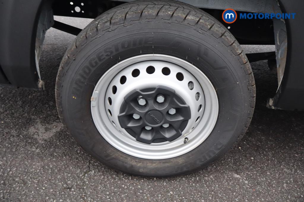 Iveco Daily Business Manual Diesel High Volume-High Roof Van - Stock Number (1597400) - 18th supplementary image