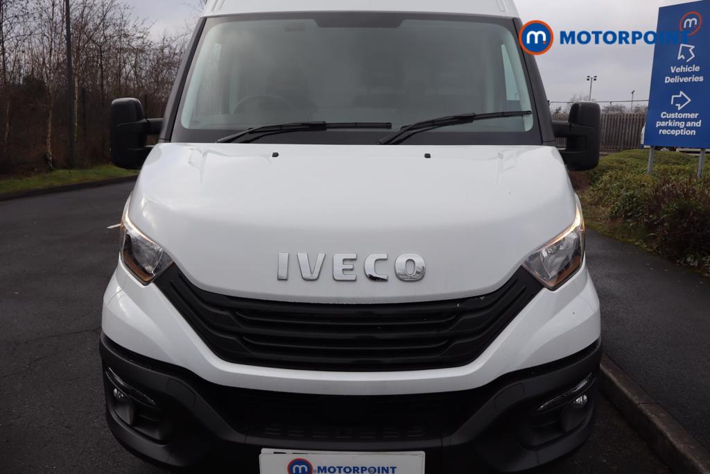 Iveco Daily Business Manual Diesel High Volume-High Roof Van - Stock Number (1597403) - Front bumper