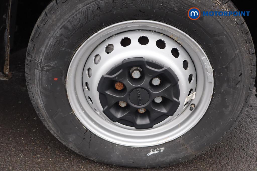 Iveco Daily Business Manual Diesel High Volume-High Roof Van - Stock Number (1597403) - 18th supplementary image