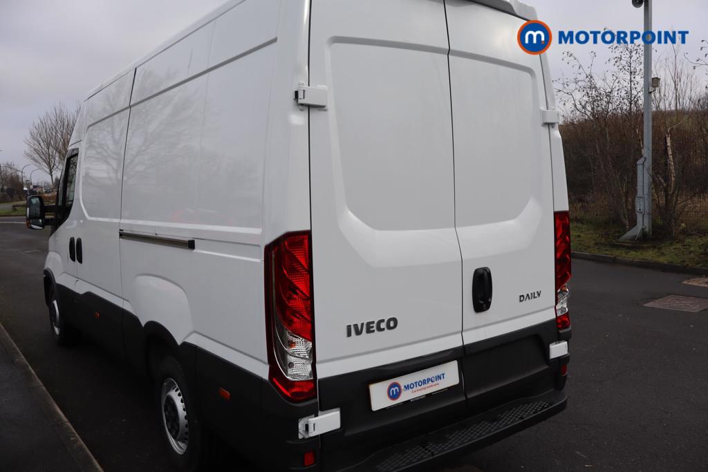 Iveco Daily Business Manual Diesel High Volume-High Roof Van - Stock Number (1597403) - Drivers side rear corner