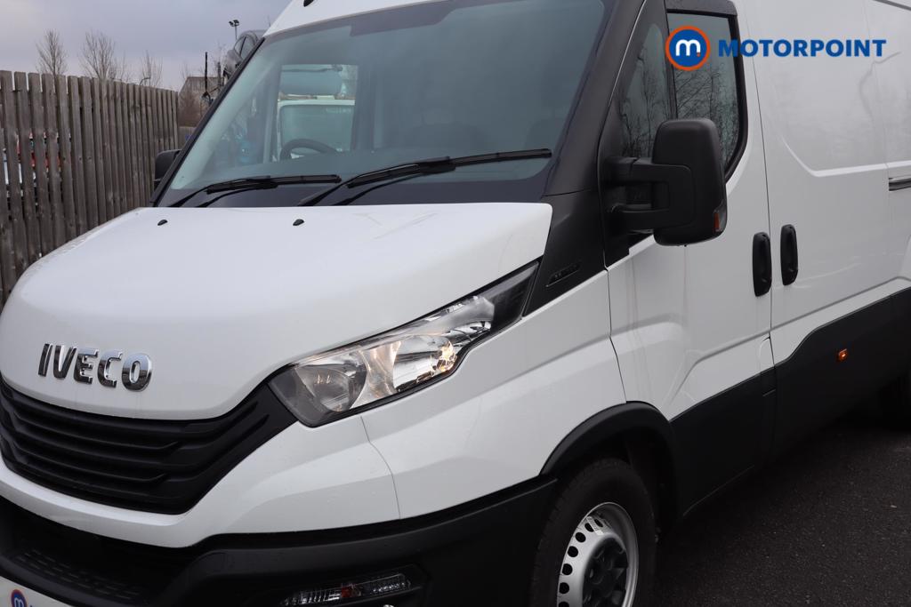 Iveco Daily Business Manual Diesel High Volume-High Roof Van - Stock Number (1597413) - Passenger side front corner
